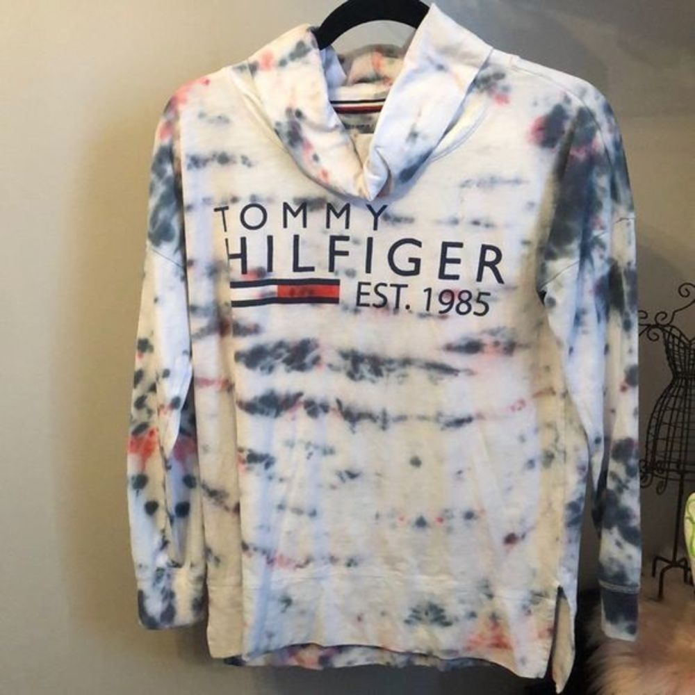 Tommy Hilfiger sweater